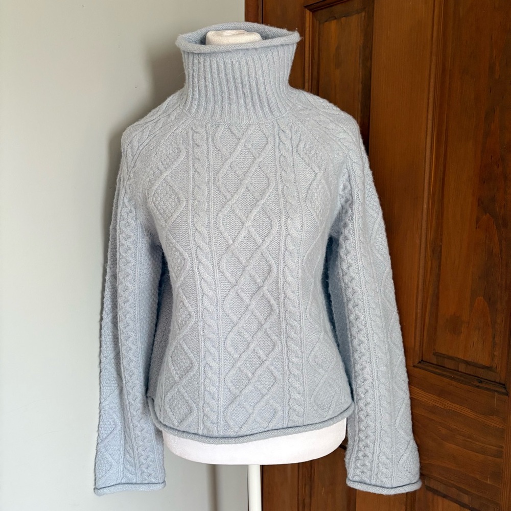 J. Crew S Small Women’s Merino Wool Blend Cable Knit Rollneck Sweater Cozy Soft